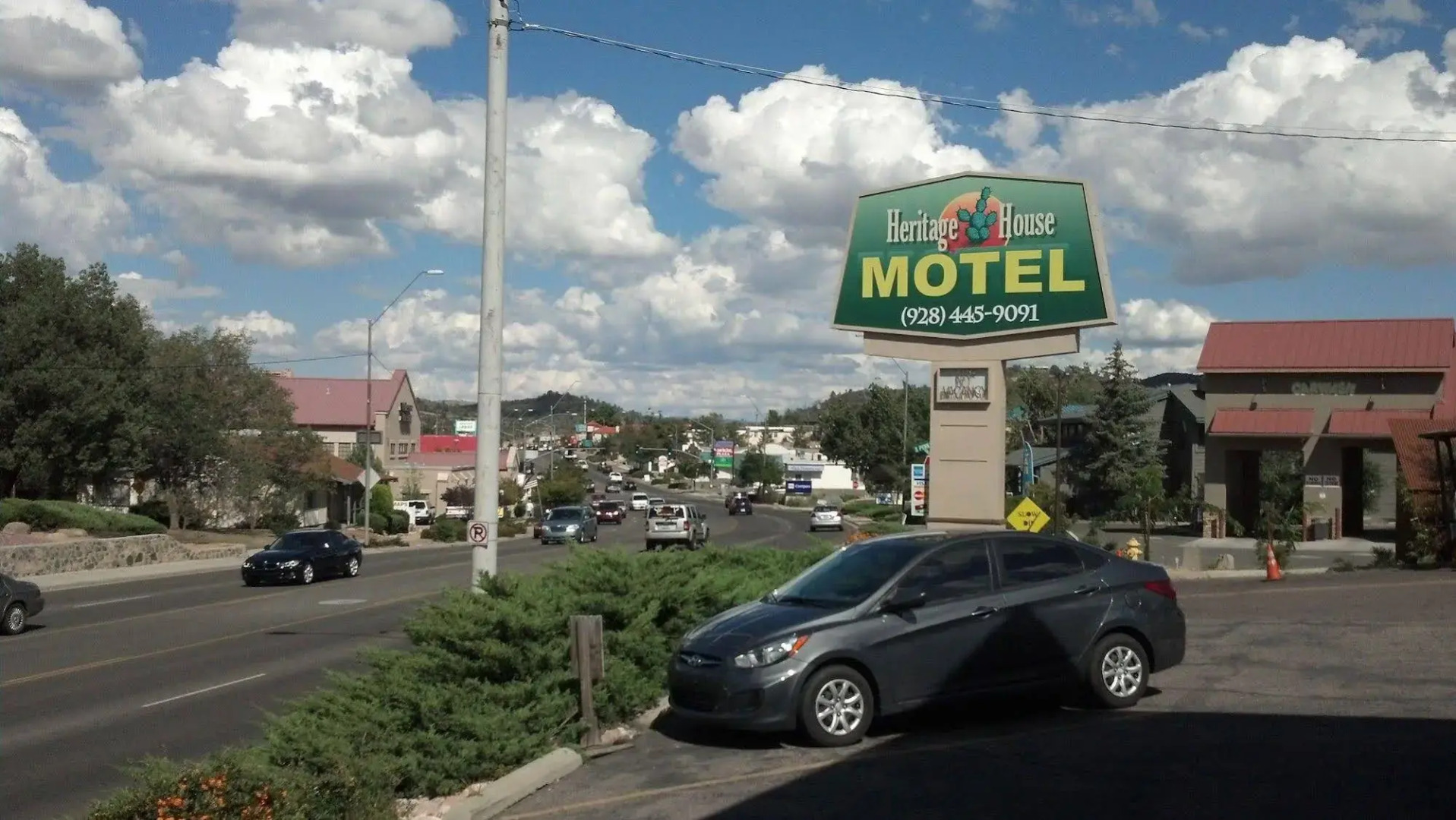 Heritage House Motel