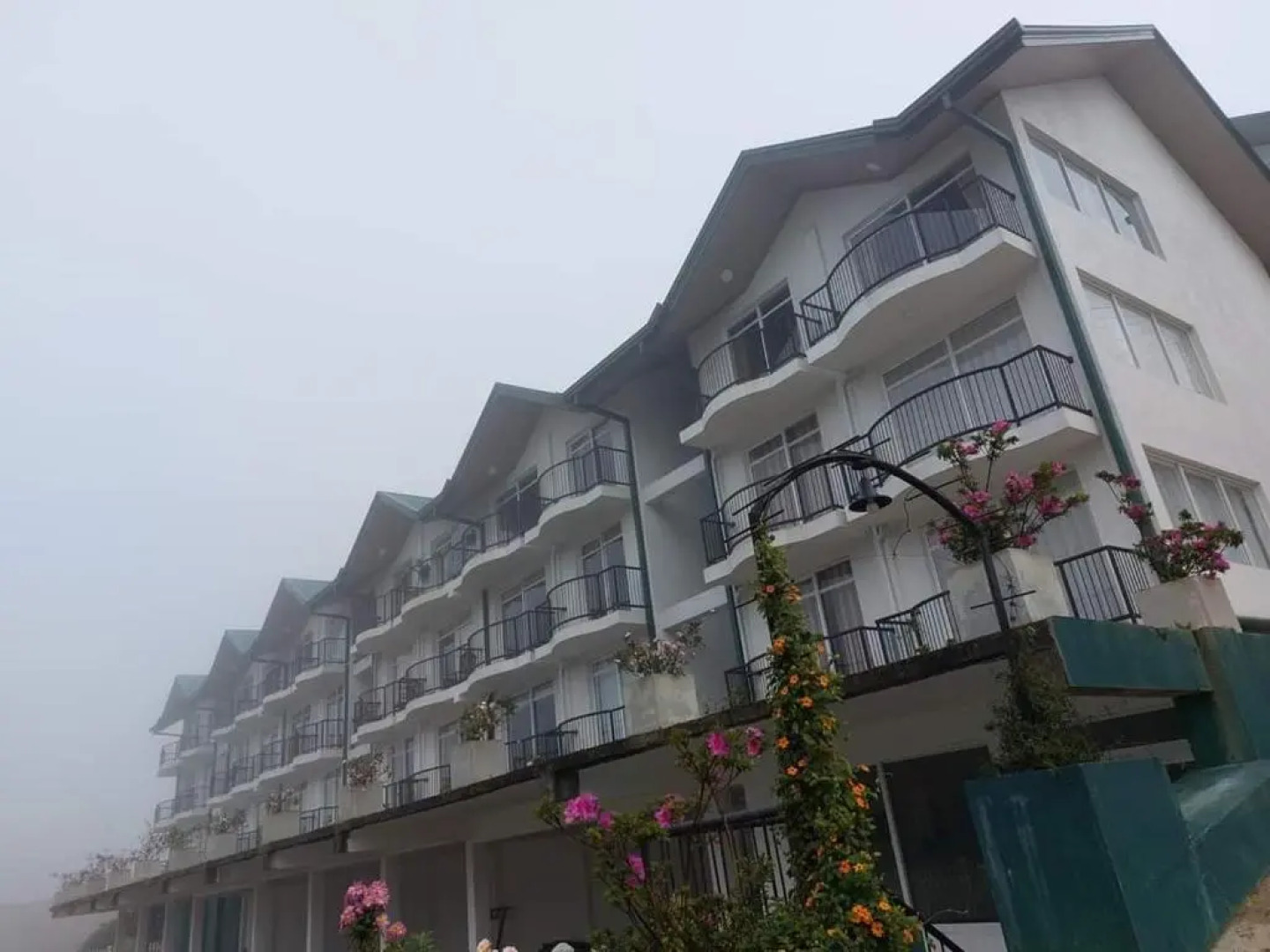 Tea Breeze Luxury Residence