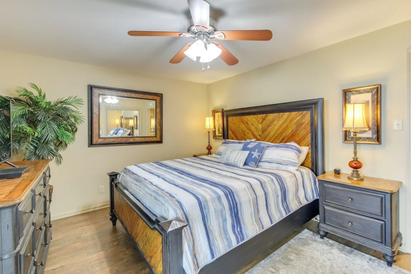 Lake Hamilton River-view Retreat w/ Pool Access