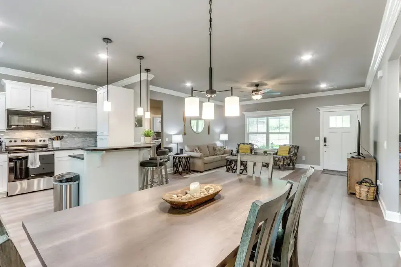 Eureka Springs Family Home - 1/2 Mi to Marina!