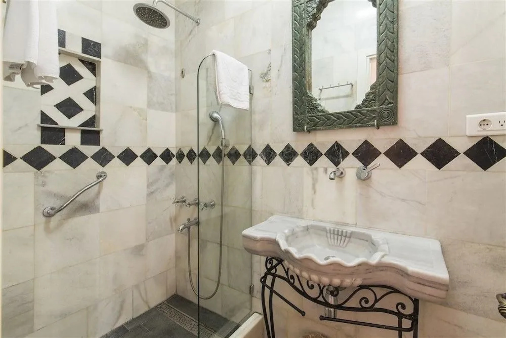 Marmara Konak Old City