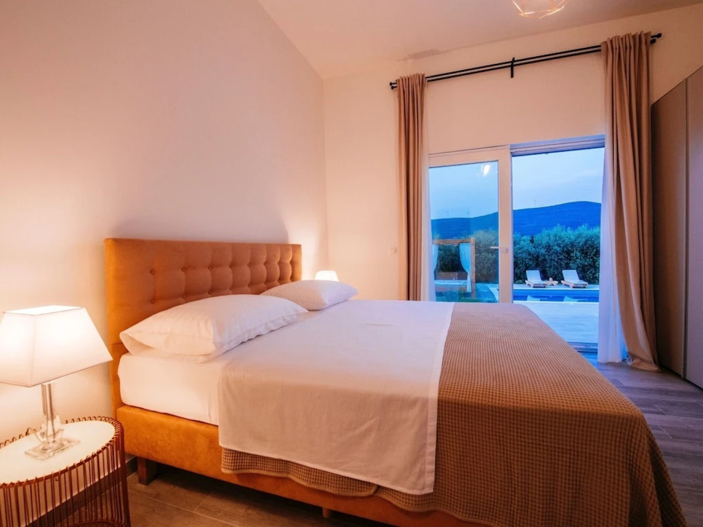 Villa With Private Pool and Garden