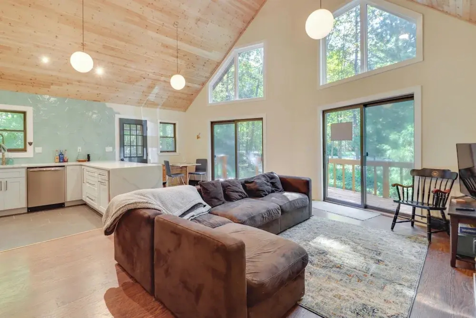 Community Beach Access: Modern Poconos Cabin!