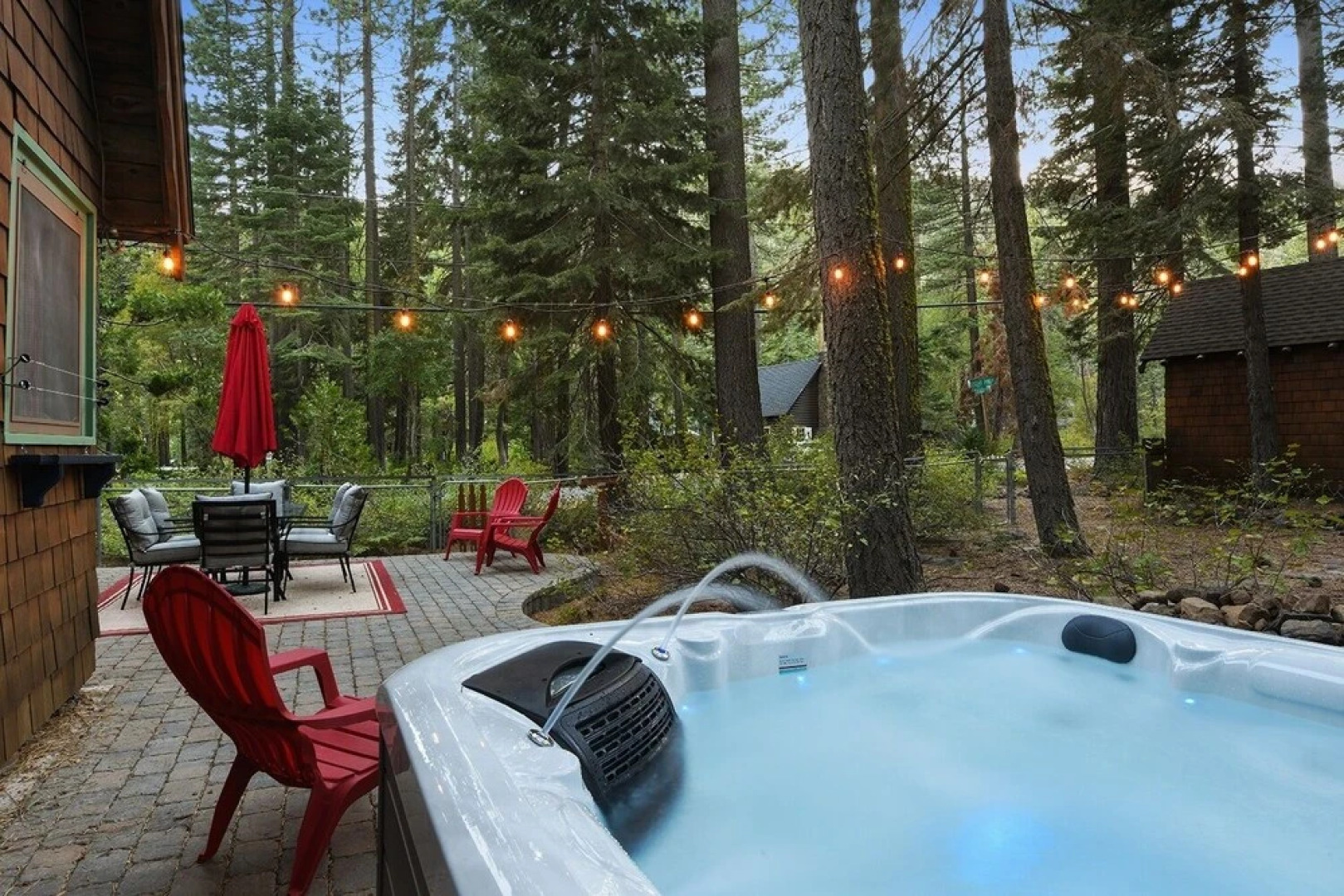 Dancing Cubs Camp - Hot Tub 2 Bedroom Cabin by Redawning