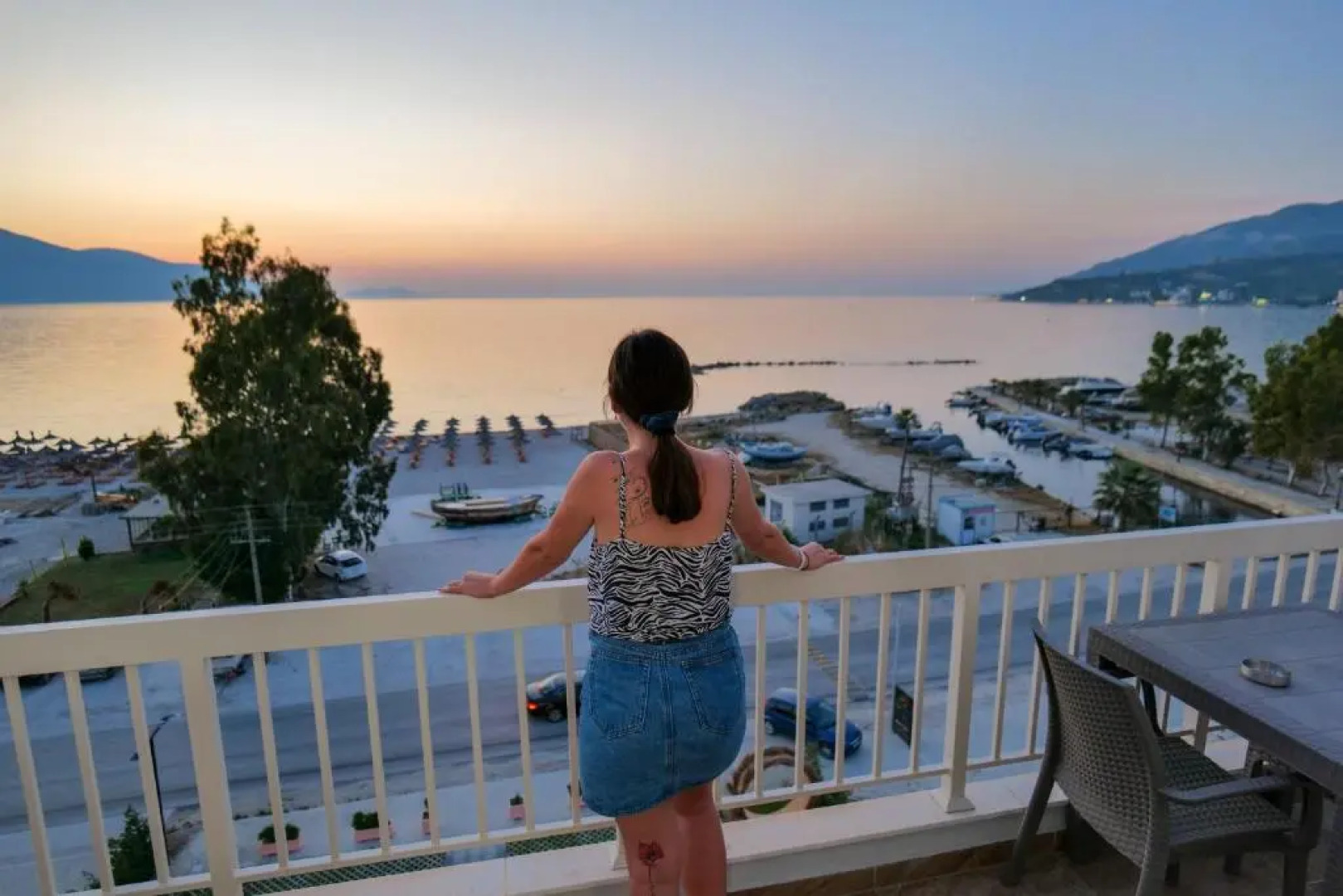 The Peak Hotel & Lounge