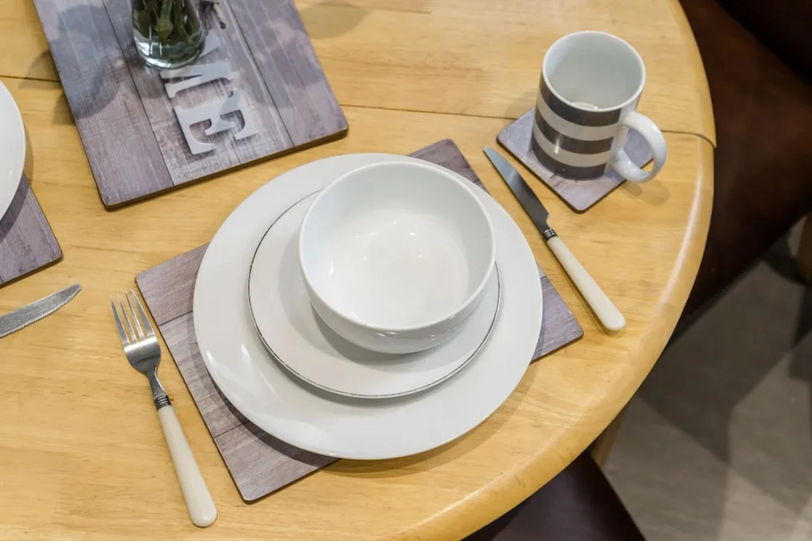 2br-sleeps5-privategarden-freeparking-pets