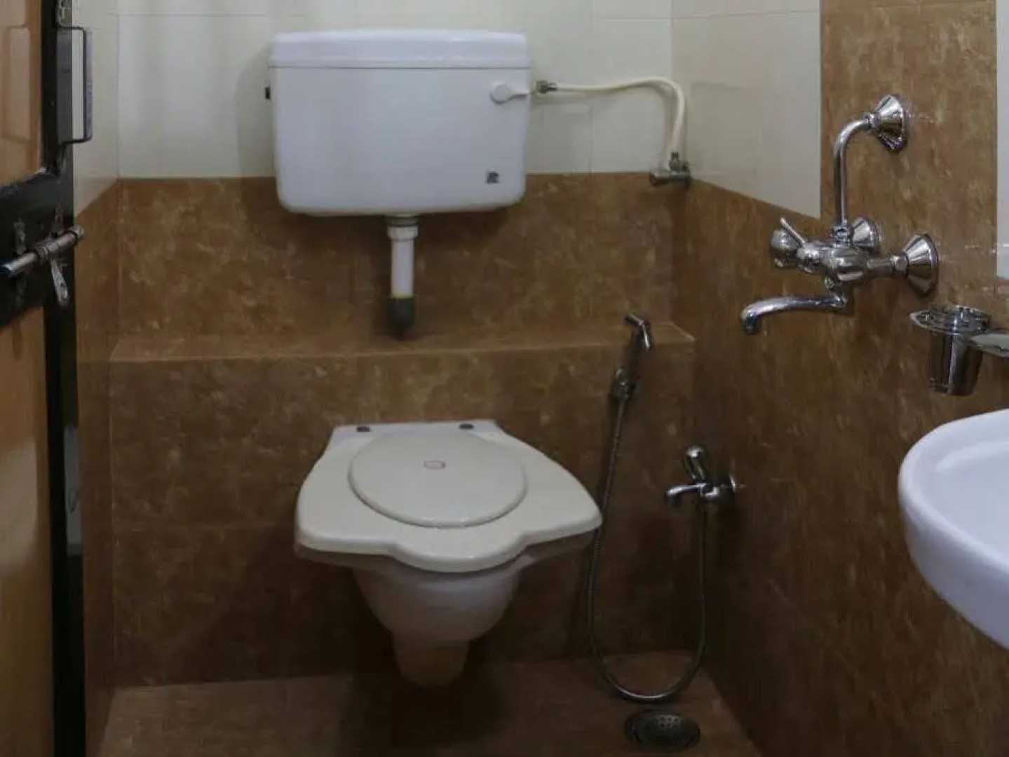 Roshan Residency Matheran