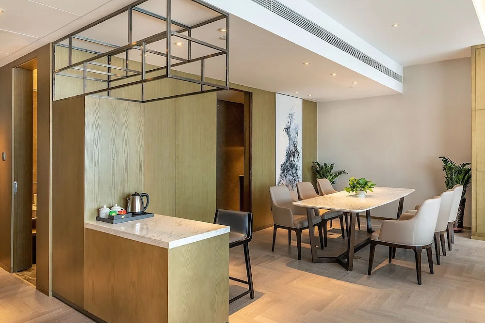 Datong Xinyu Crown Hotel