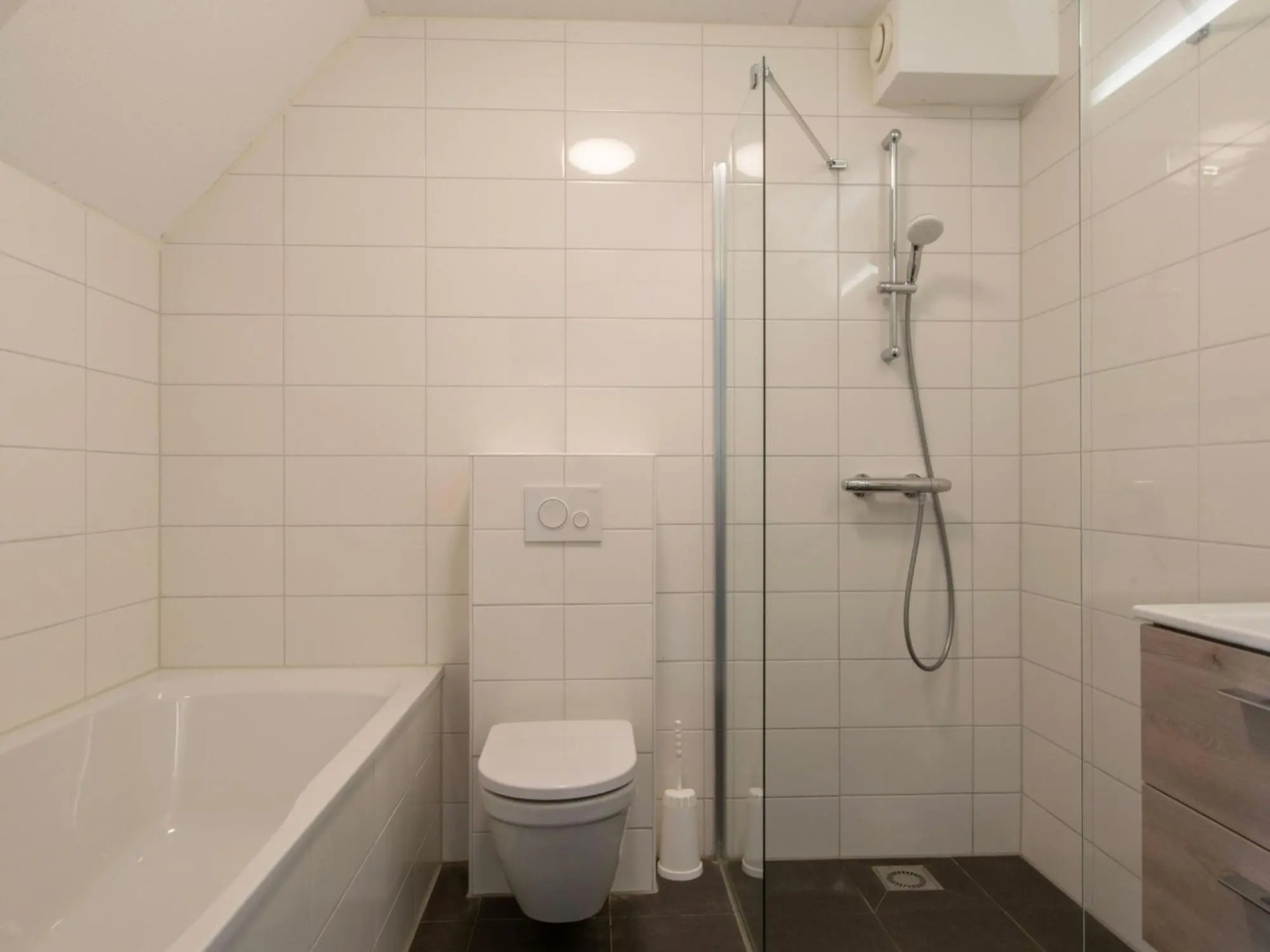 Spacious Holiday Home in Renesse near North Sea