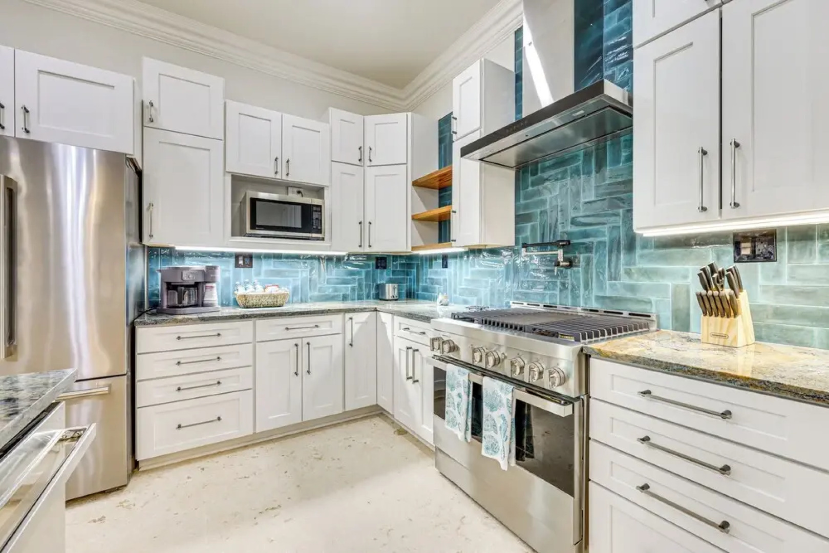 'the Blue Oasis' Jax Beach Gem w/ Coastal Charm!