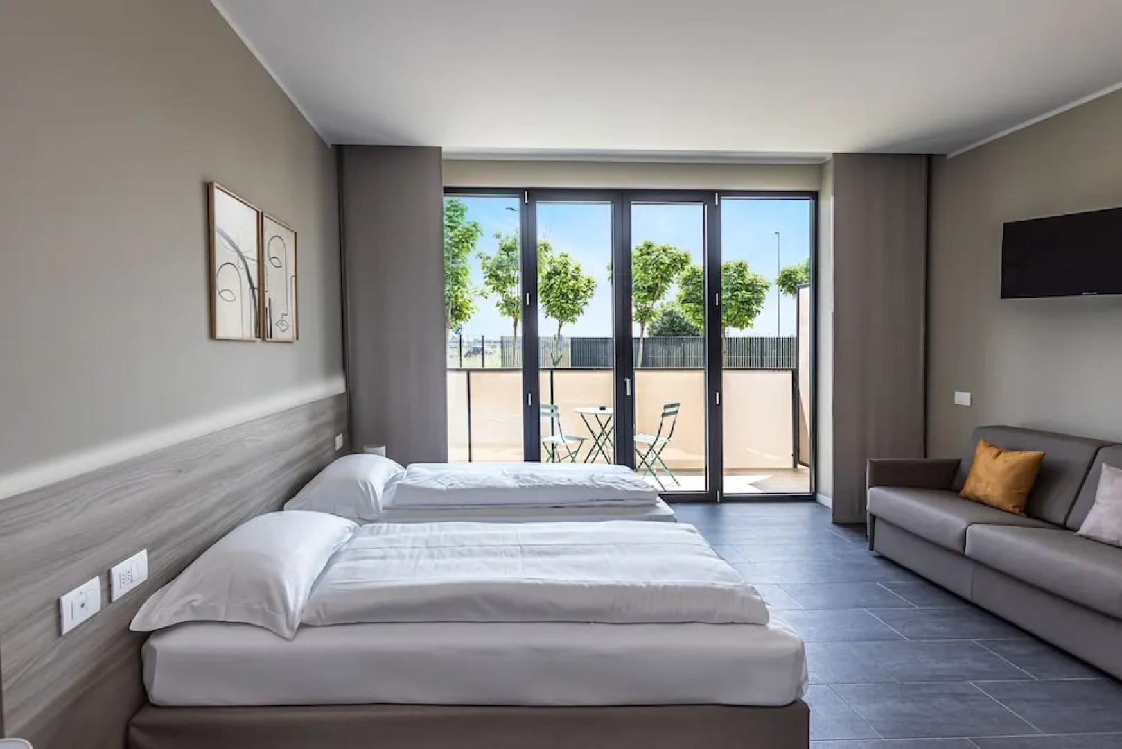 Virtual-Superior Apartments Milano Opera