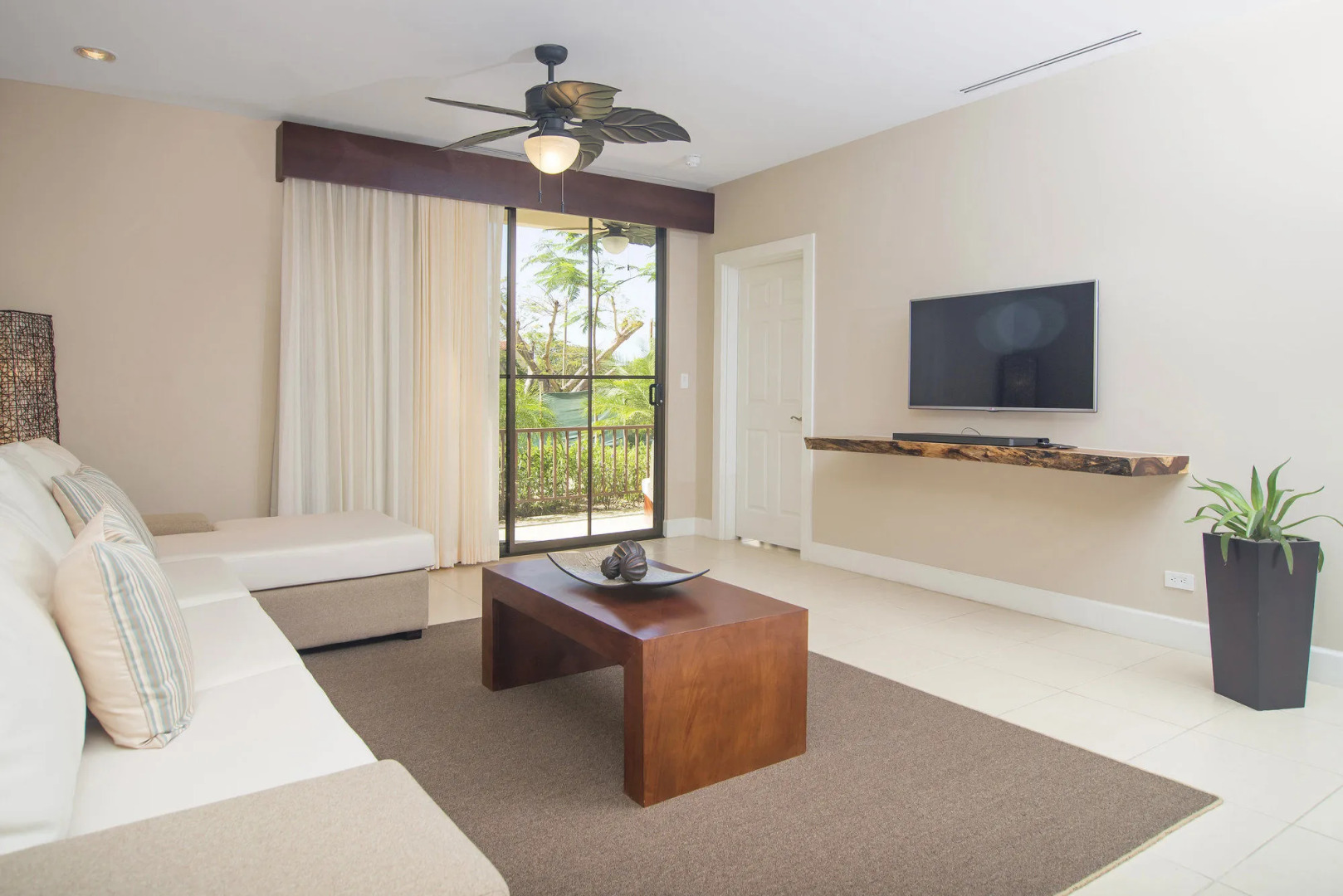 Coco Breeze Residence