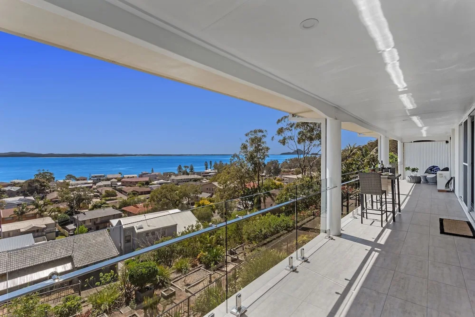 Phuza Maningi, 17 Myan Close