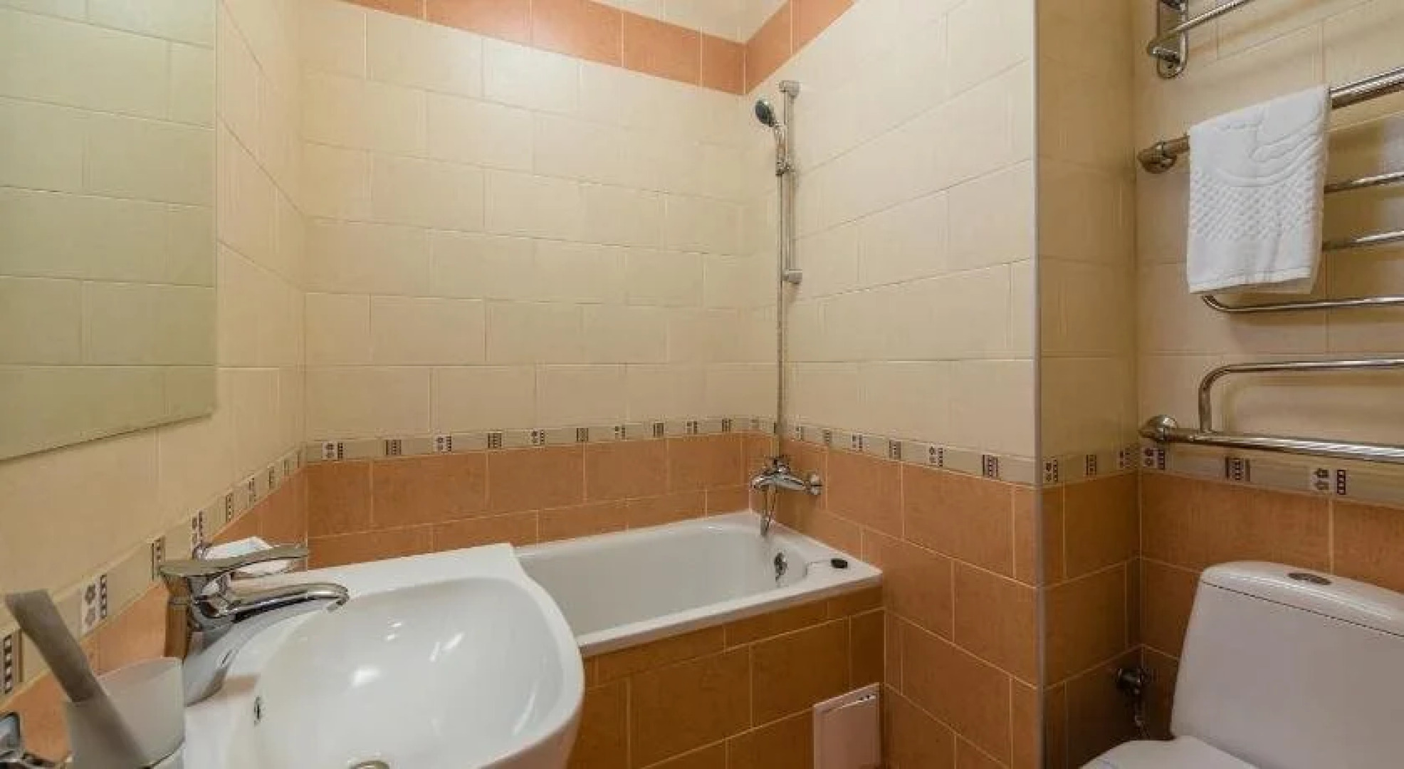 V Dvukh Shagakh na Festivalnom