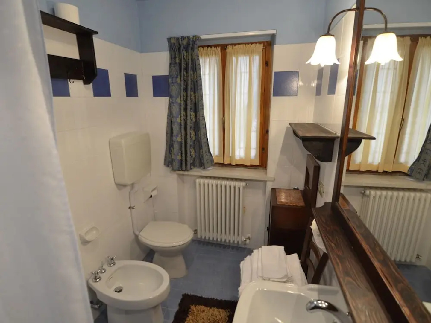 Cushy Apartment With Swimming Pool, Garden,fireplace,parking