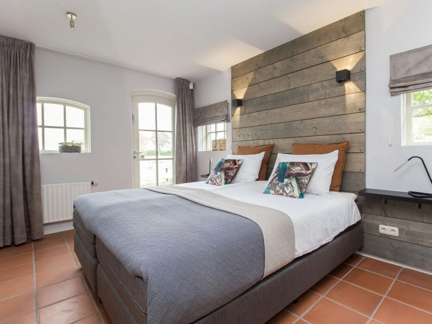 Beautiful Holiday Farm in Holten With hot tub and Sauna