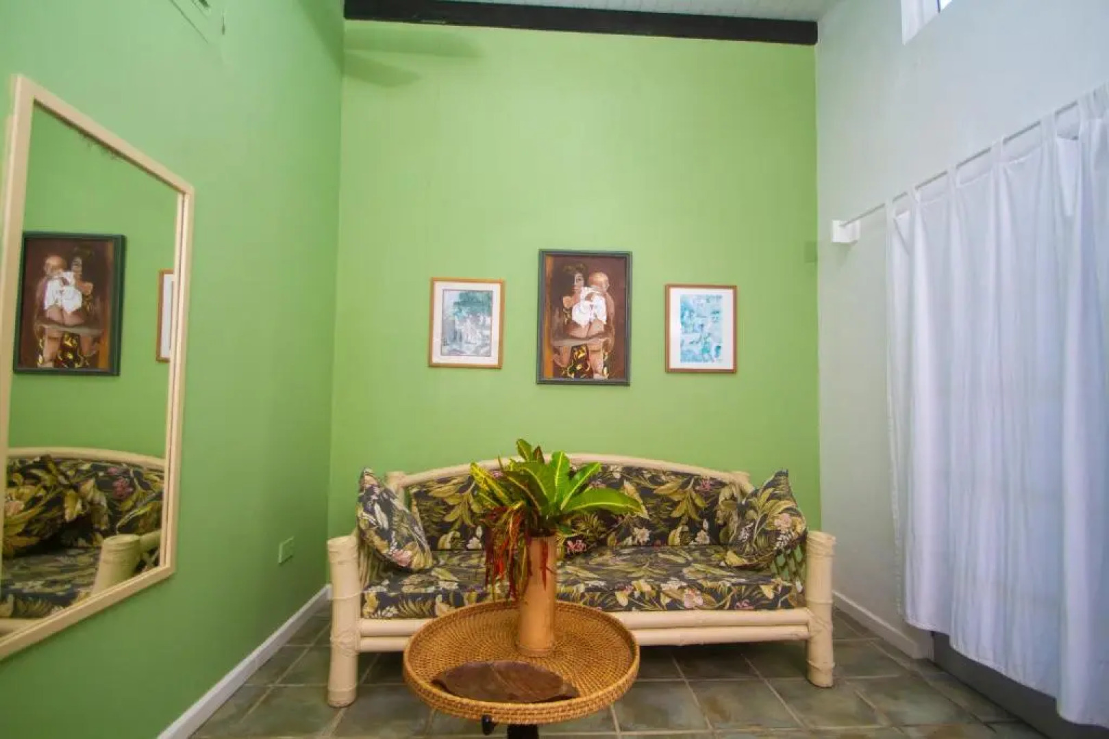 Bequia Beachfront Villa Hotel