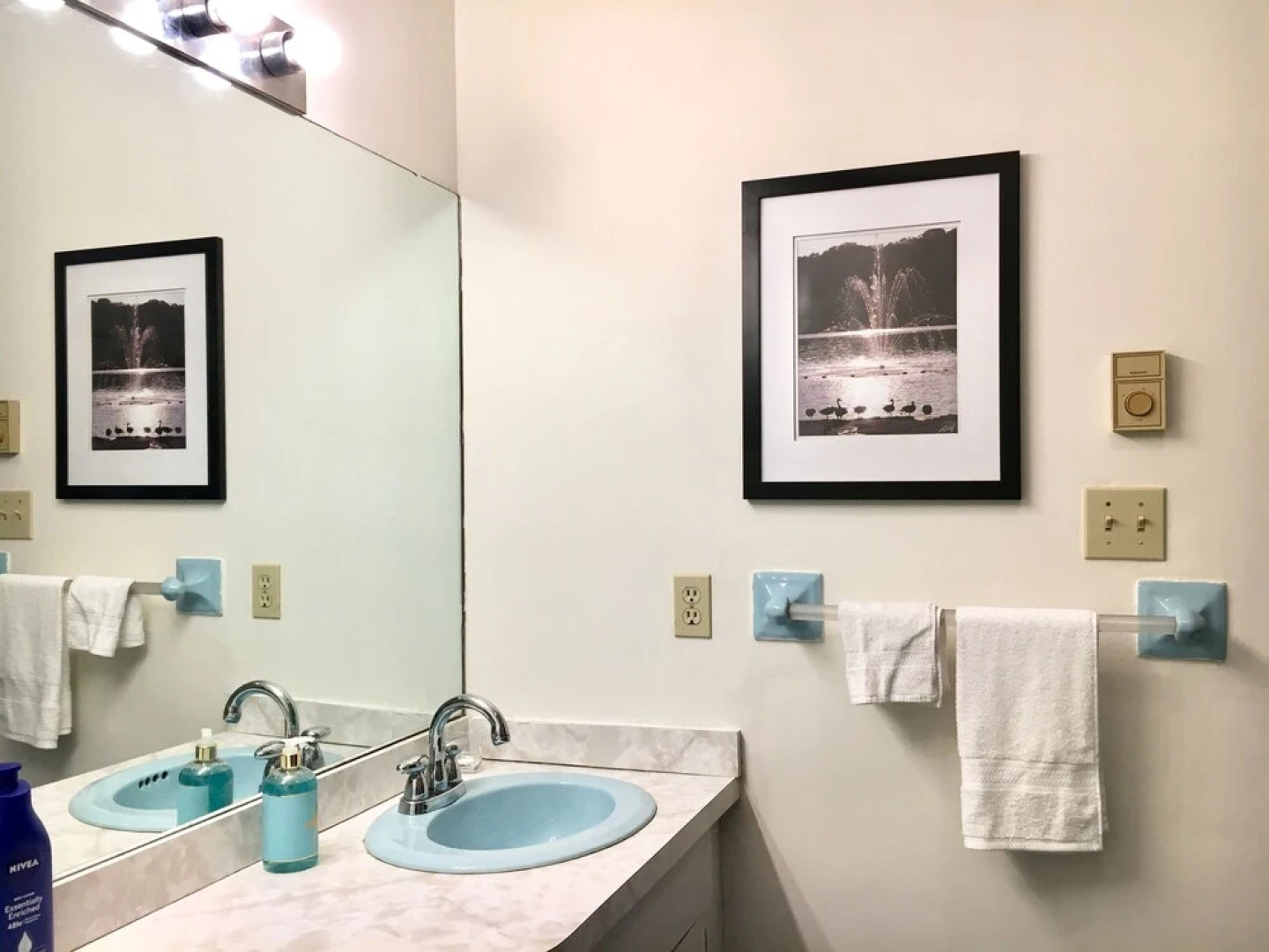 Beautiful Lakeside House Near Camelback