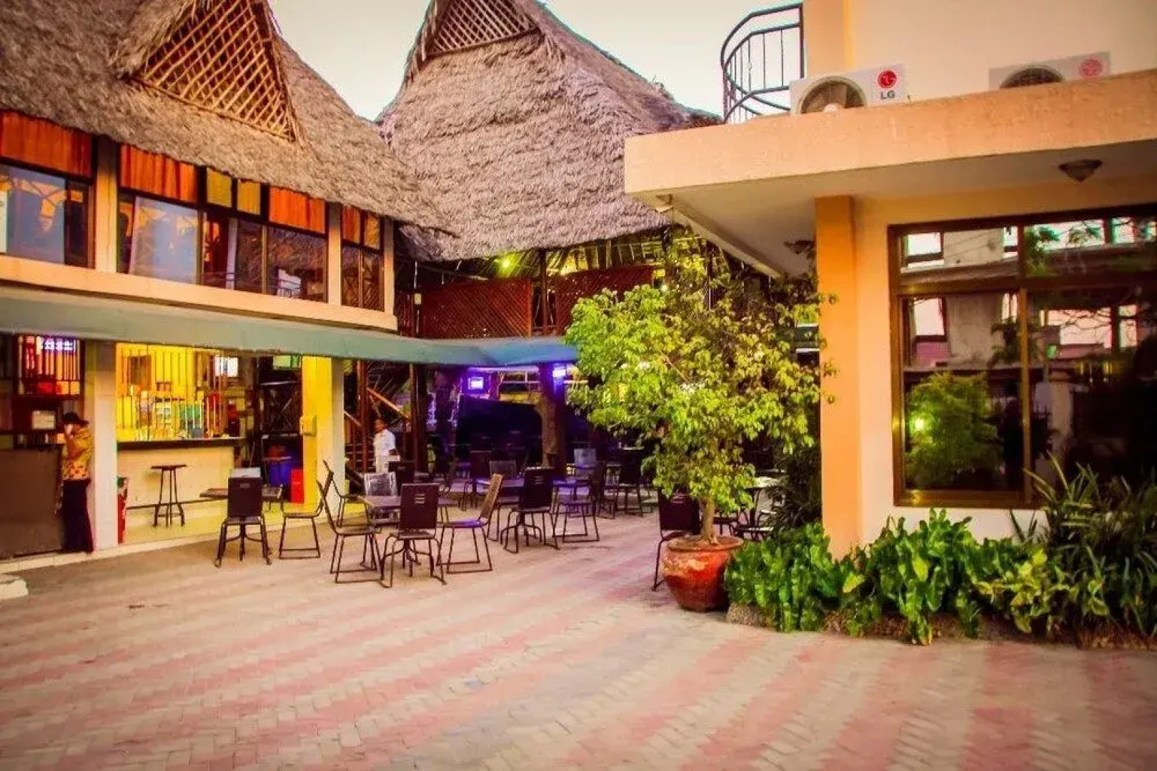 City Style Hotel