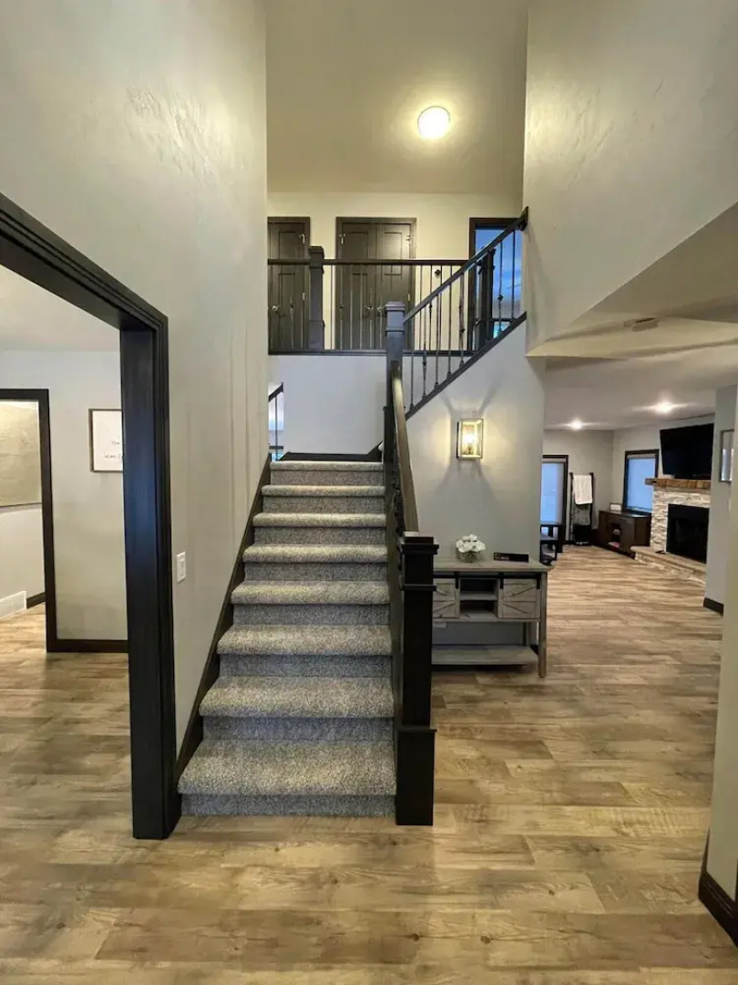 Freshly Updated Lake Michigan Home With Pool