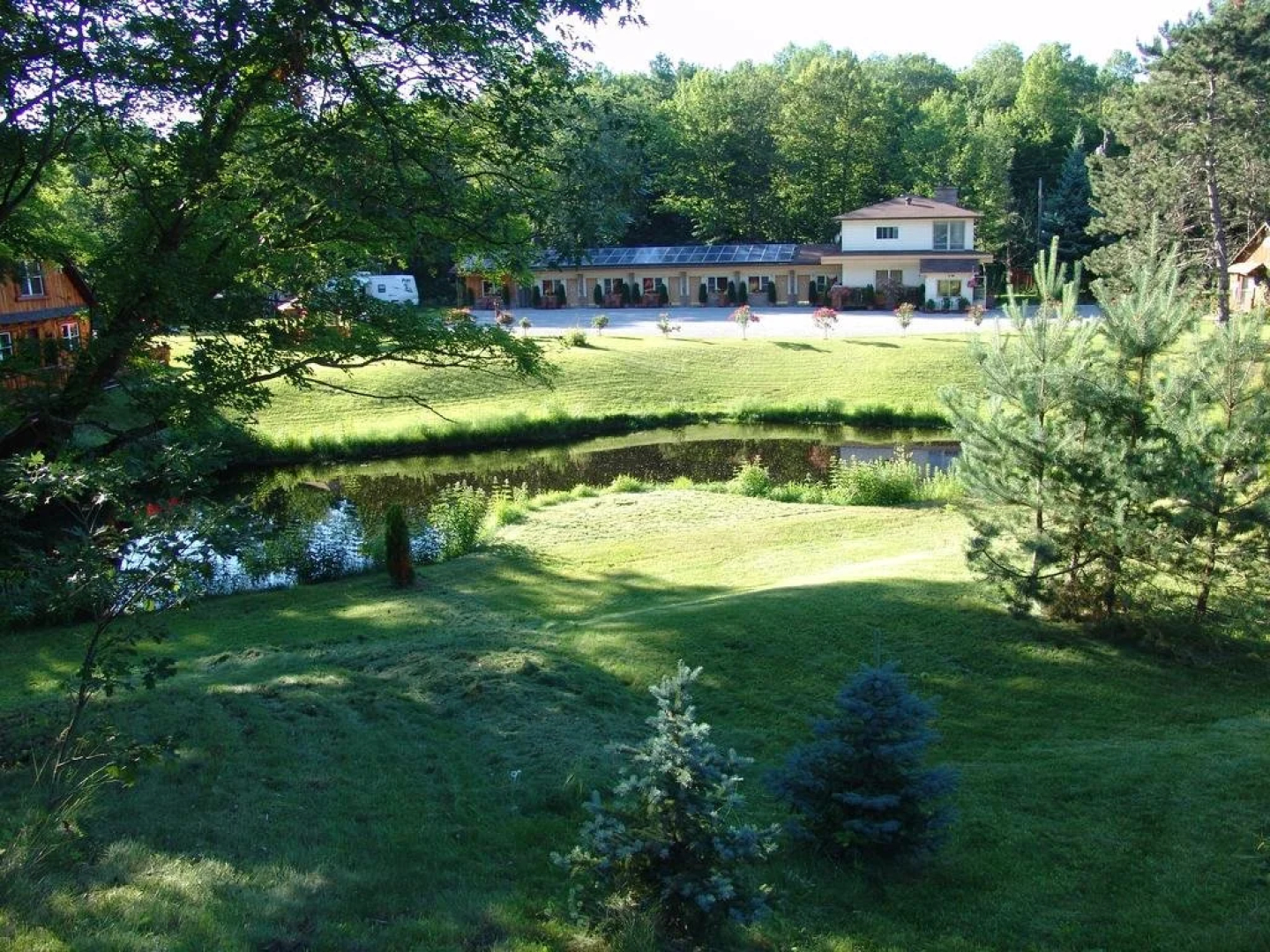 The Highlands Motel & Lodge