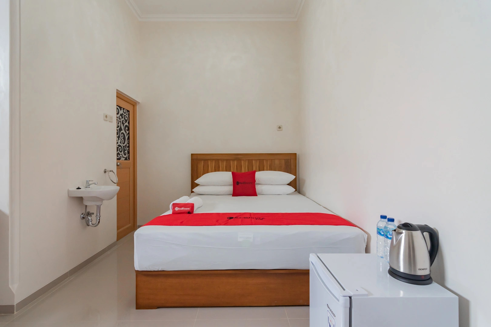 RedDoorz Syariah Plus @ Perintis Guesthouse Tasikmalaya