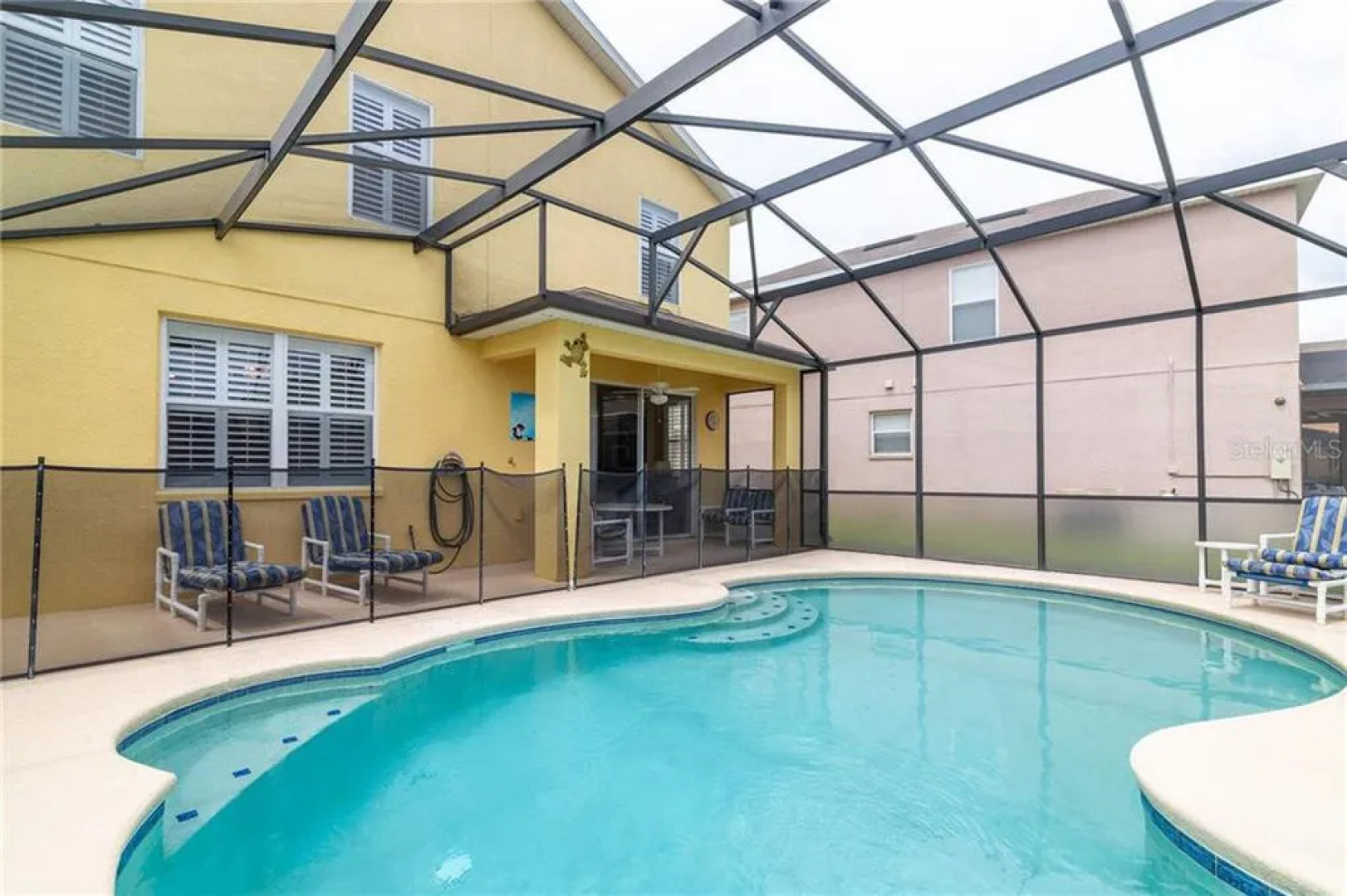 SR130SMW - 4 beds pool home - Close to all parks