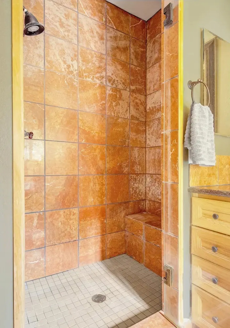 Secluded & Spacious Mountain Getaway