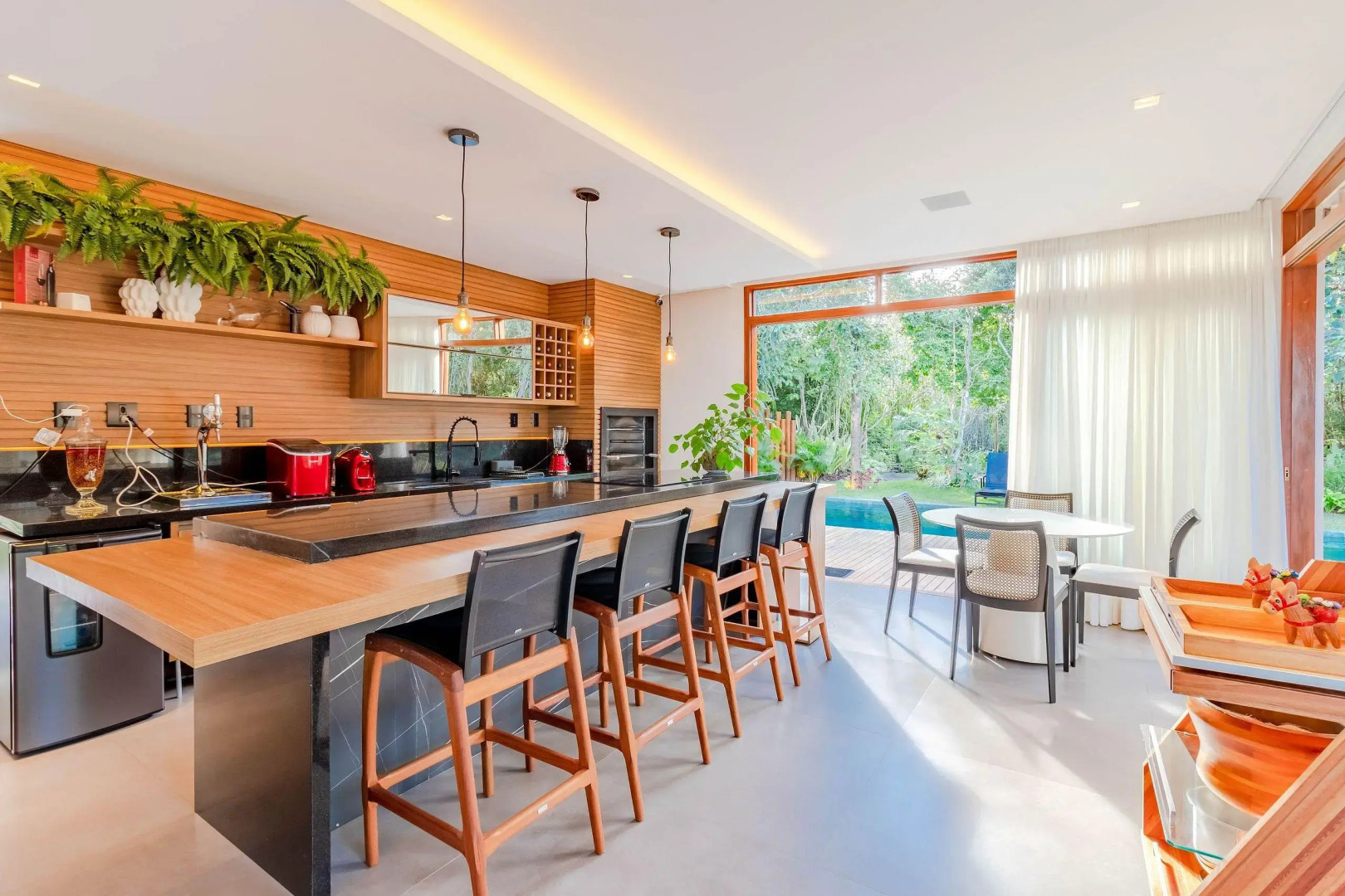 PF17 Casa Alto Padrão 5 Suítes, Chefe de Cozinha Inclusa - Praia do Forte