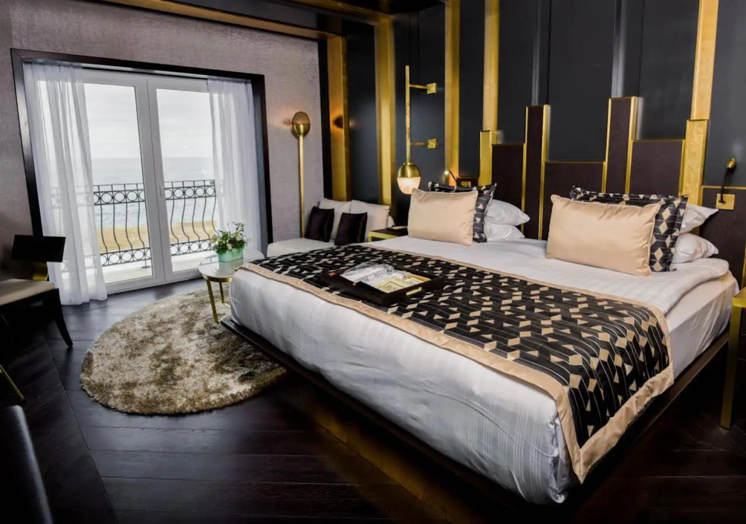 Rocks Hotel & Casino