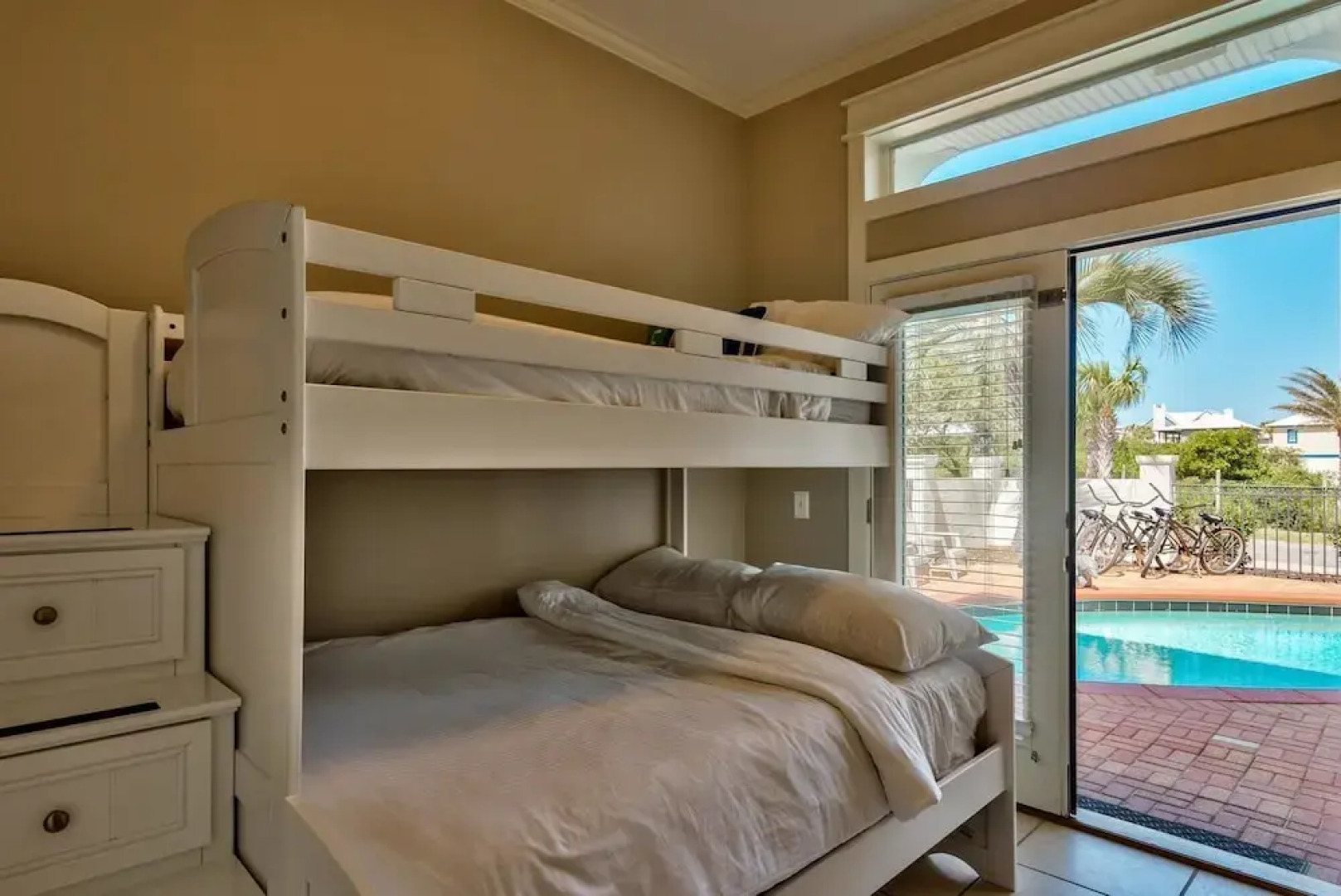 Coastal Vue 5 Bedroom Holiday Home by Five Star Properties