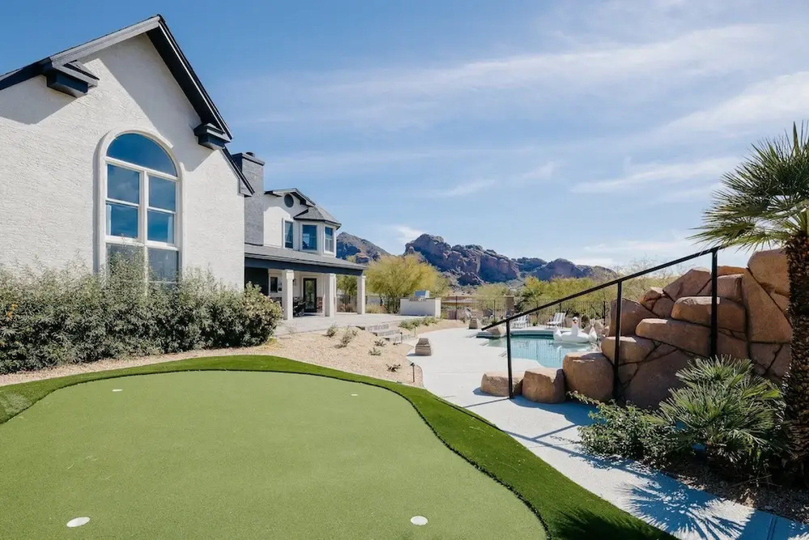 Majestic Mountain Mansion-pool -spa & Guest House