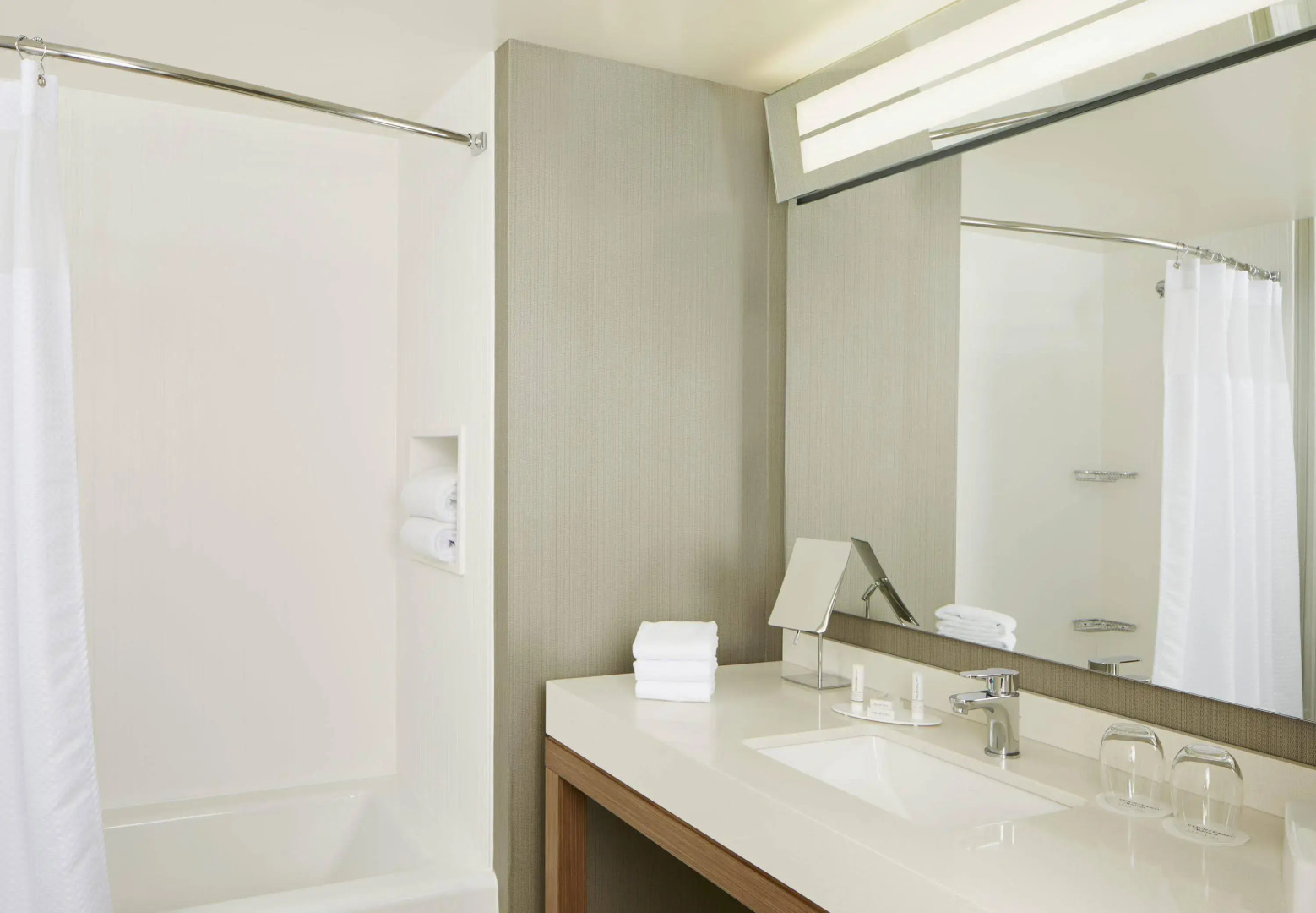 Courtyard by Marriott Lake George