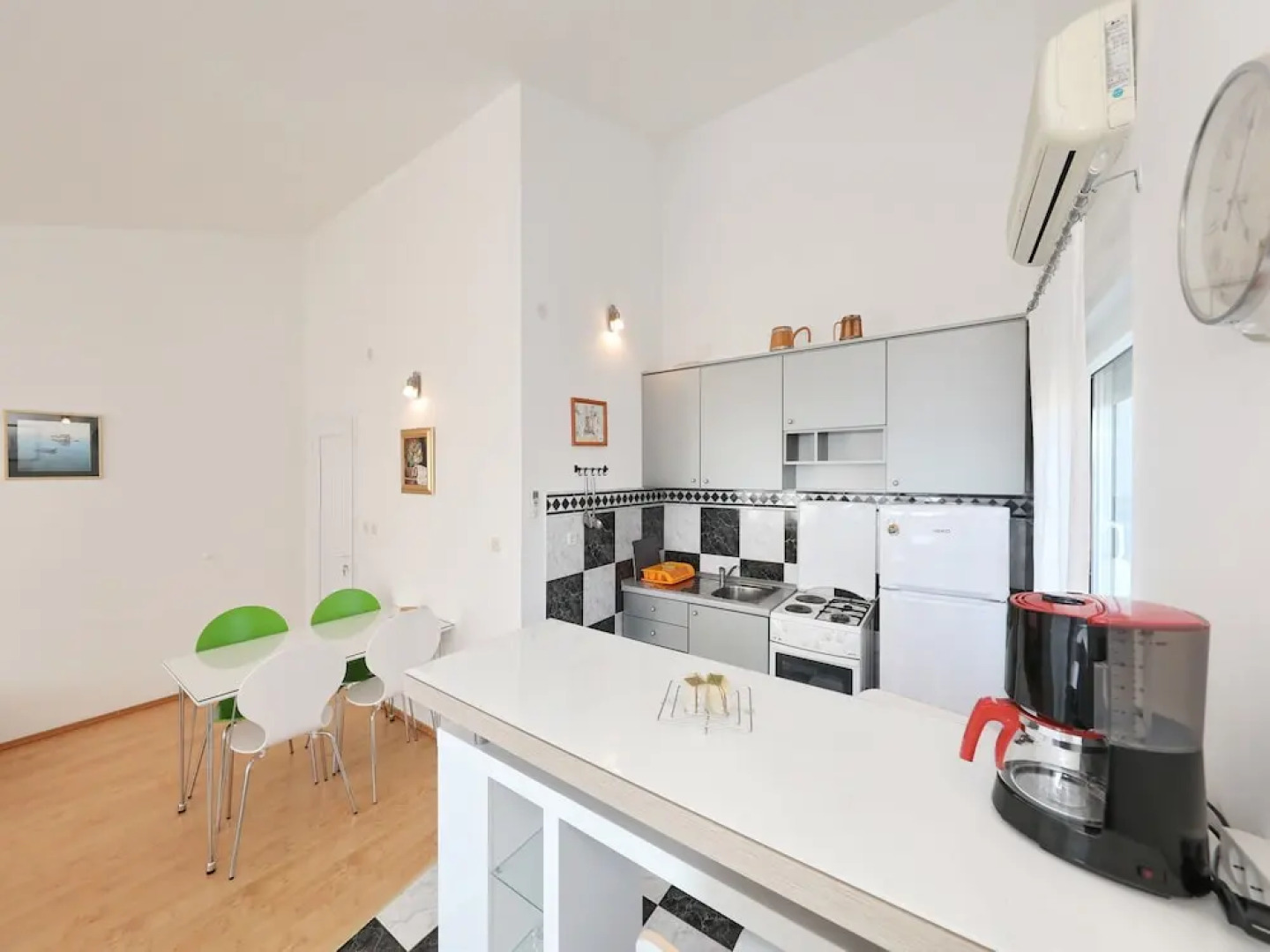 Dajana-with Pool and sea View