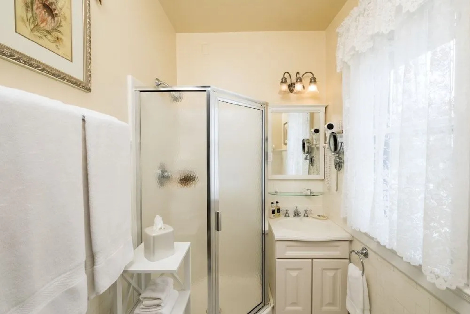 Honeybee Inn Bed & Breakfast