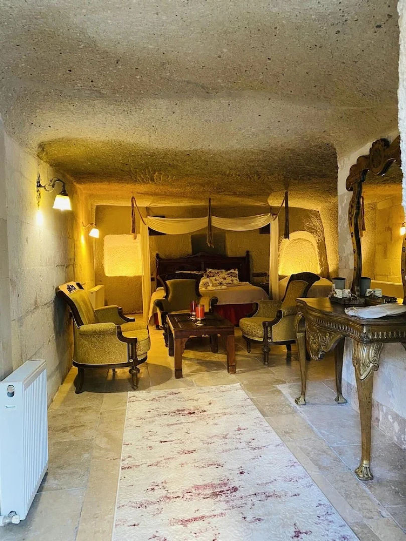 Ela cave house