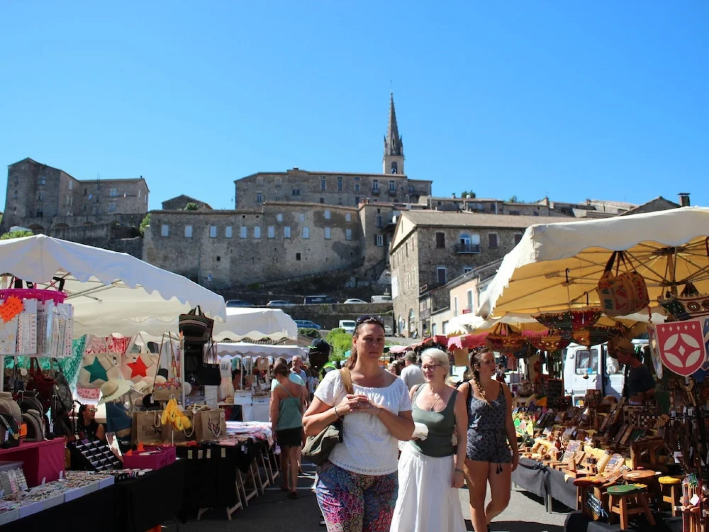 House With Panoramic View and Swimming Pool in Ardã¨che