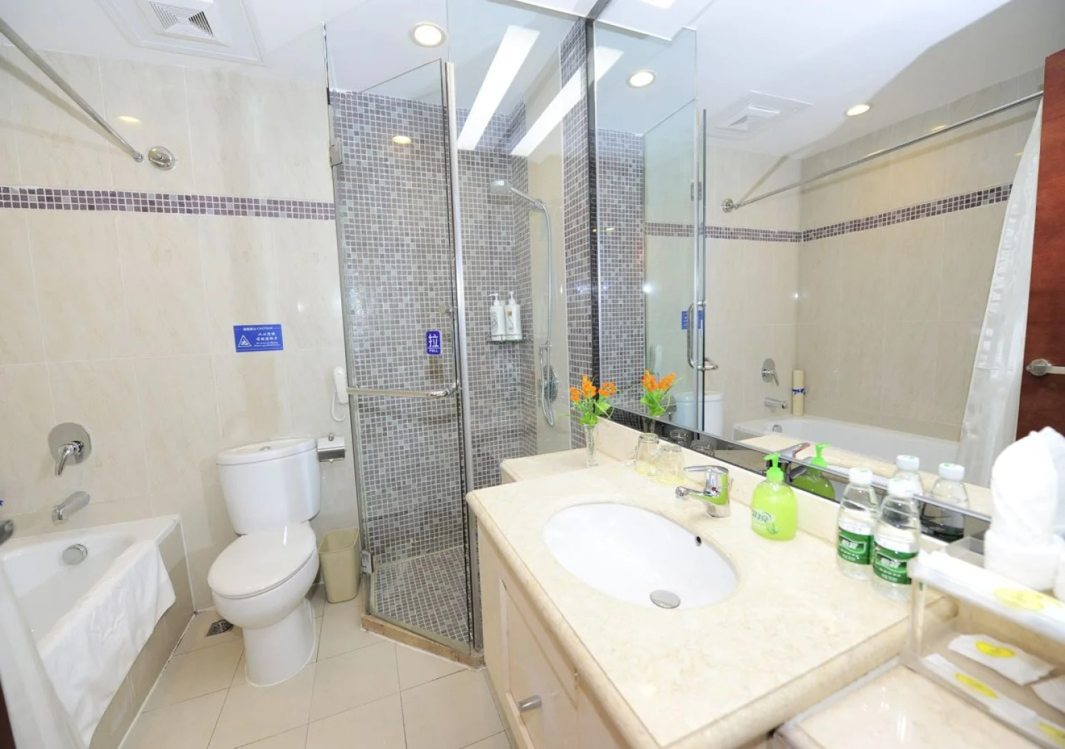 Universal House Hotel