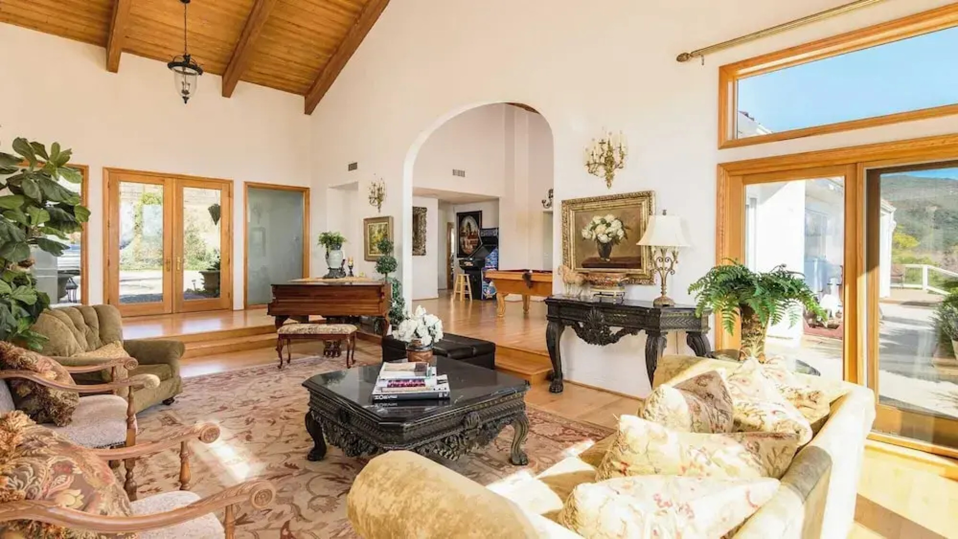 Two Estates w/ Pools, Hot Tubs, Game Rooms, Valley Views & Tennis Court Near Beaches & Wineries