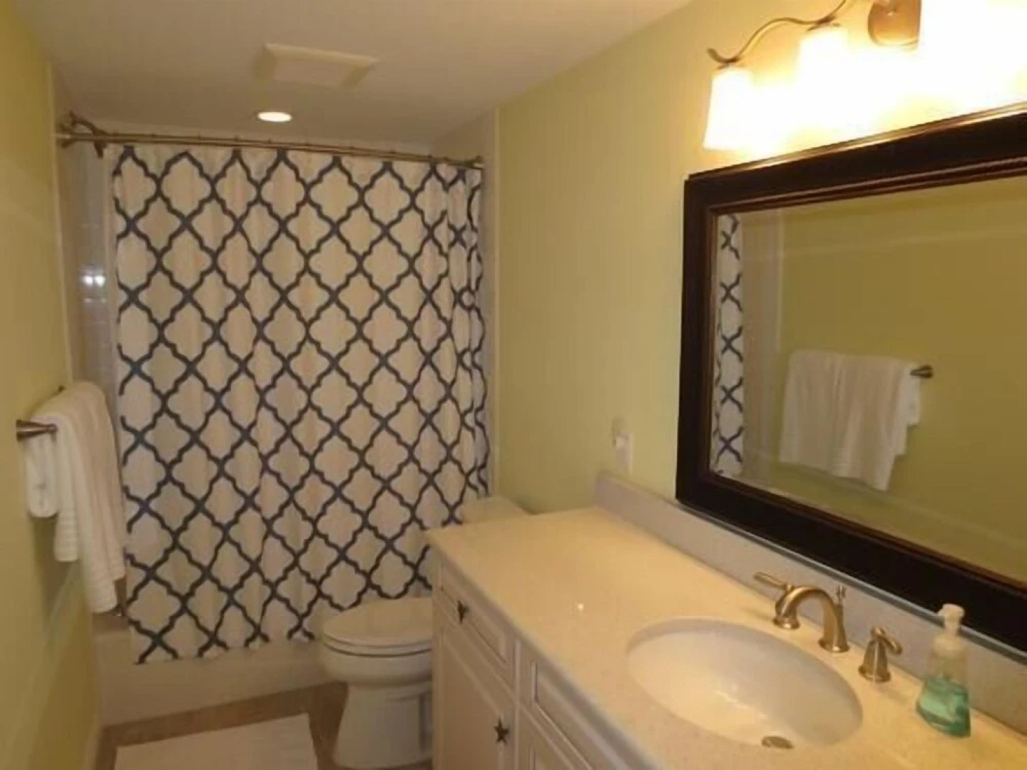 Lizzie Lu's Island Retreat