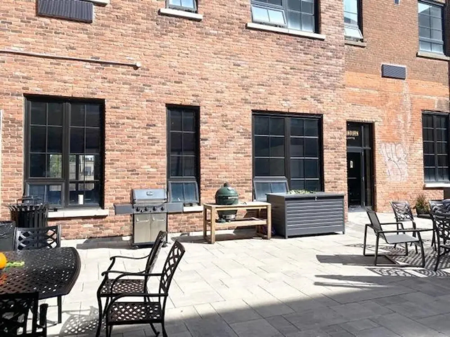 Spacious 2Br Dundurn Loft Rooftop Terrace Parking Gym