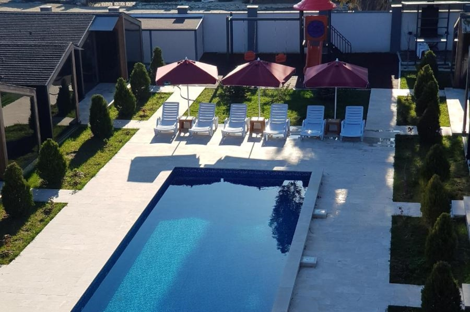 Черный слон Каштак (Сухум)