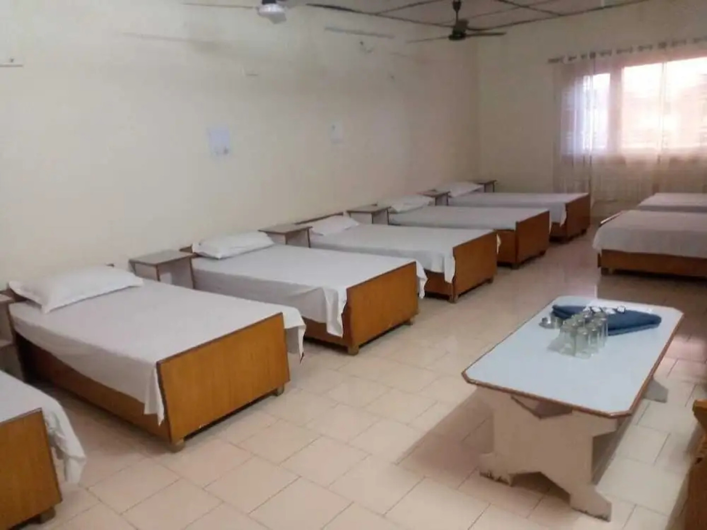 Pops Hotel and Restaurant