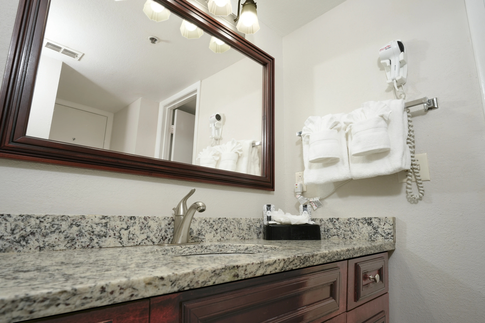 Parc Corniche Condominium Suite Hotel
