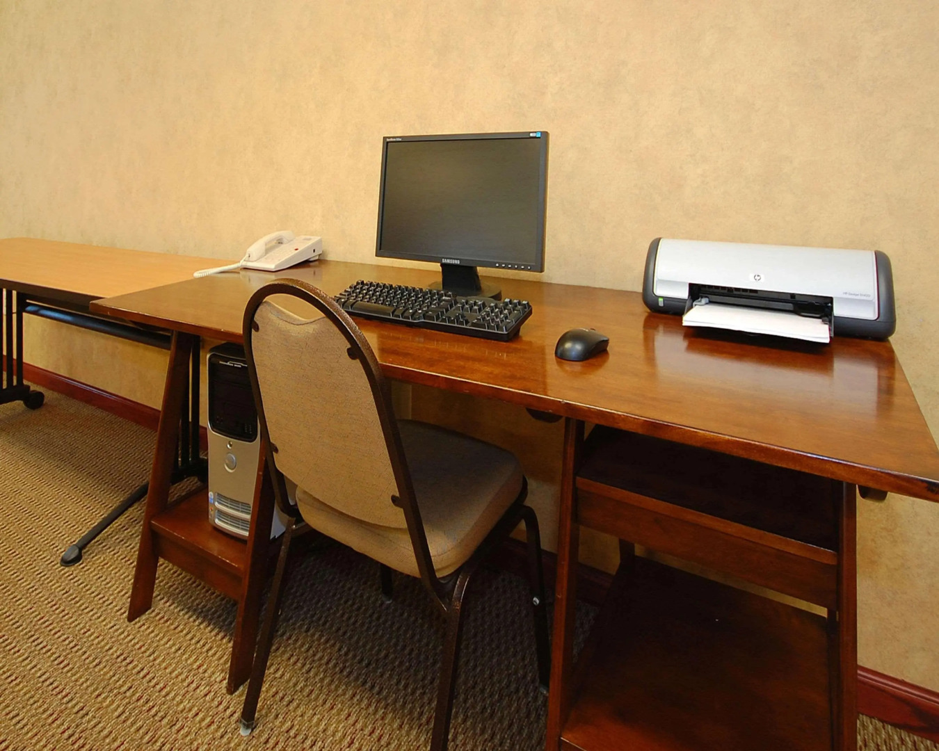 Econo Lodge Inn & Suites Kearney