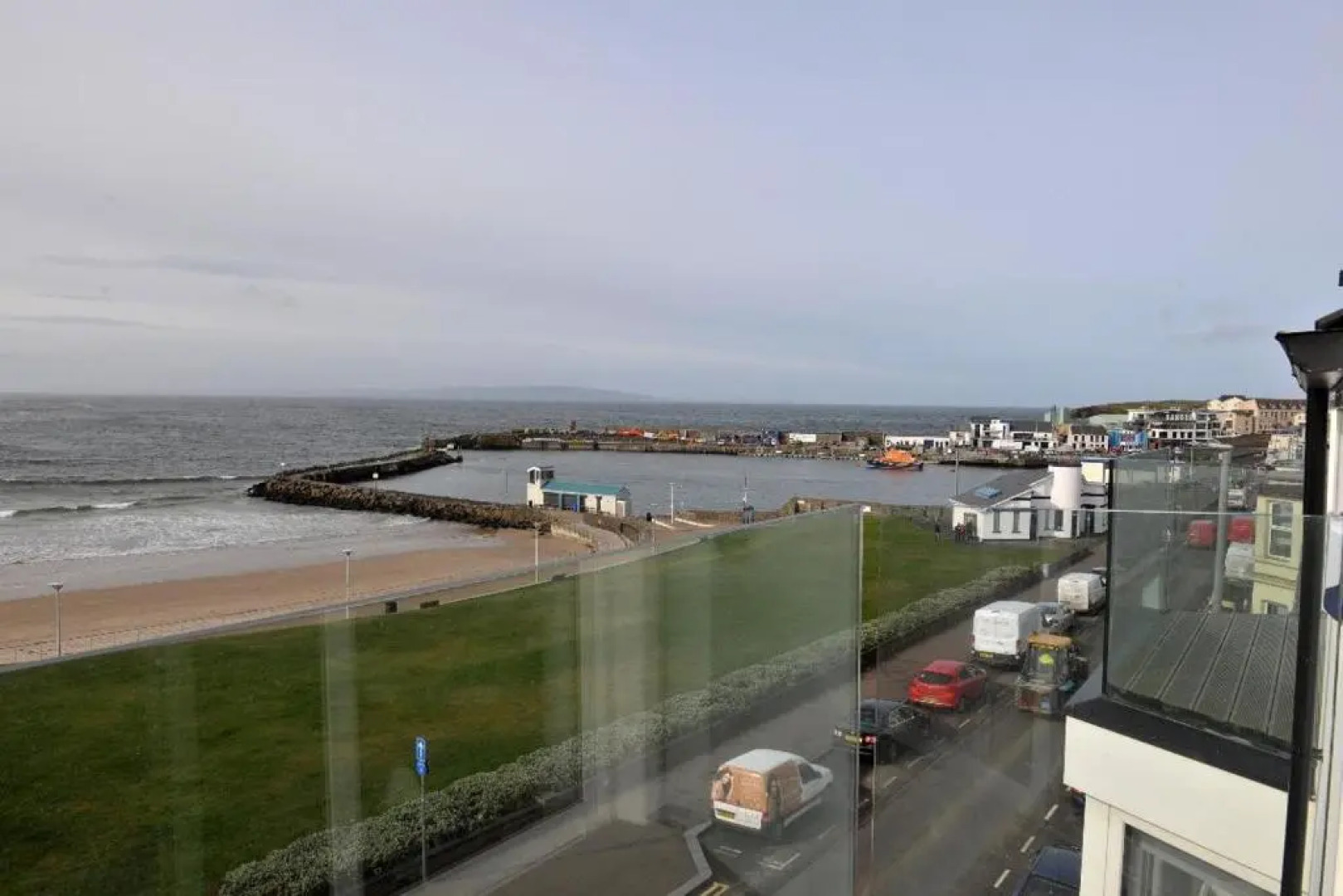 Apartment 10, SOUTH PIER, 13-14 Kerr Street,