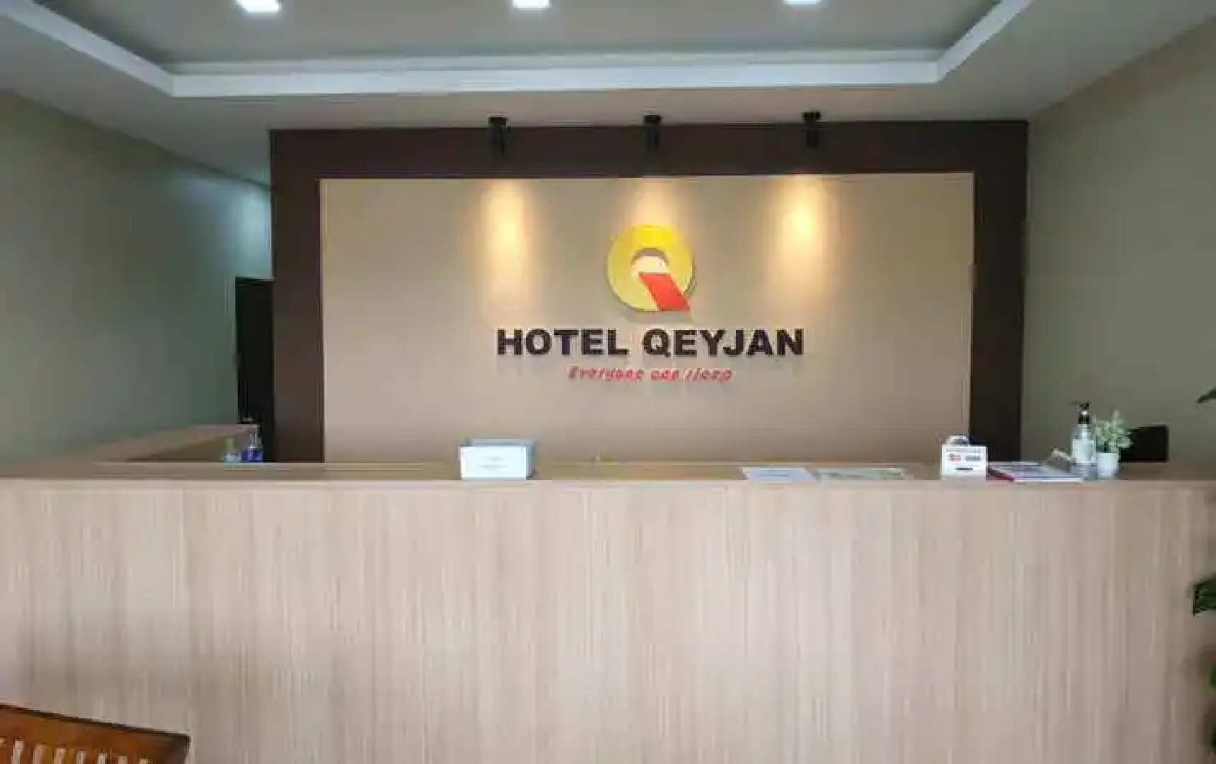 Qeyjan Hotel