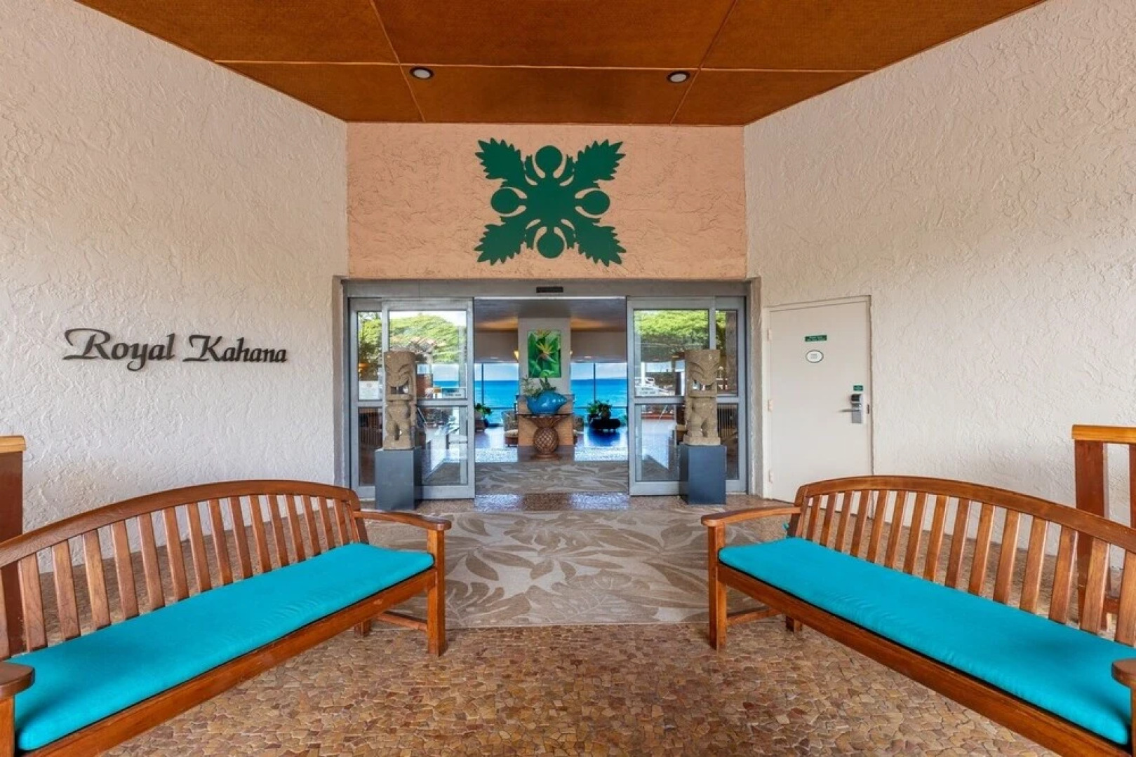 Royal Kahana 511 2bd/2.5ba 2 Bedroom Condo by Redawning
