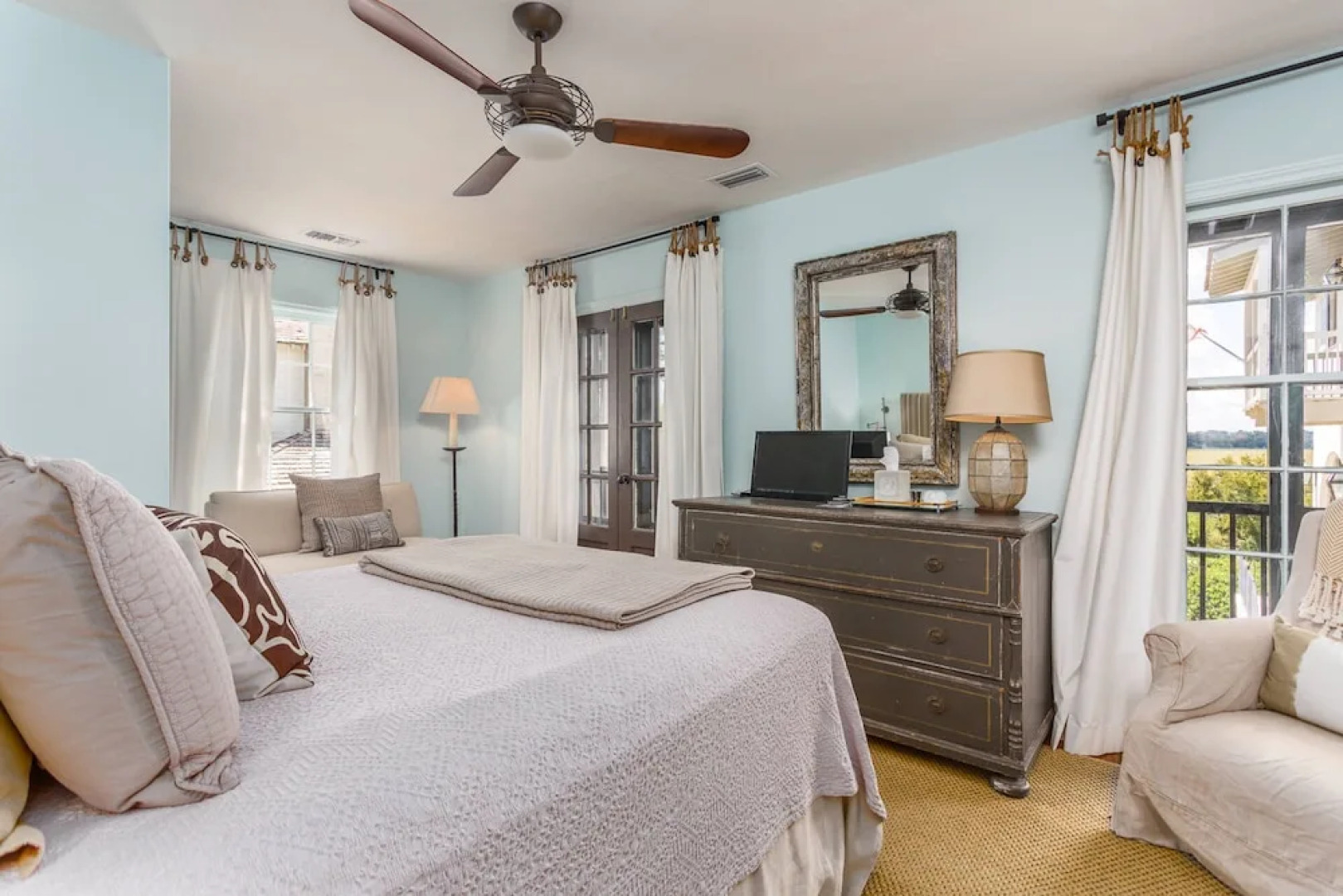 5 Via Serena by Hodnett Cooper