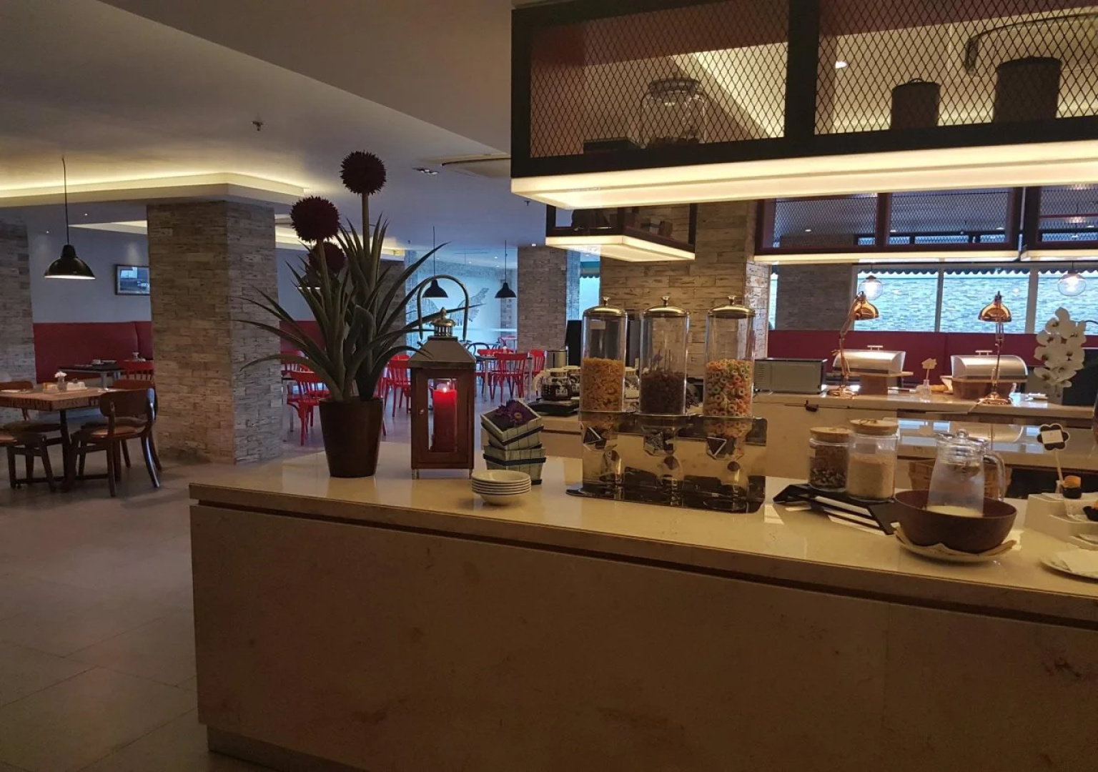 FOX Lite Royal Bay Makassar